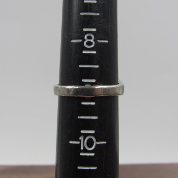 Size 9 Silver Tone Large CZ Diamond Band Ring - Picture 5 of 7